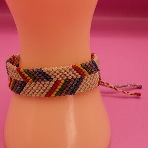 Unisex Woven Macramé Thread Bracelet with Geometric Figures, Peruvian Crafts